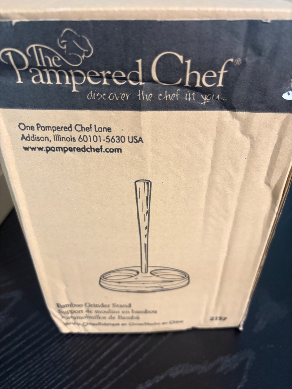 PAMPERED CHEF NEW IN BOX BAMBOO GRINDER STAND 2197